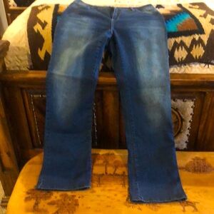 Reba ladies jeans size 6. Like new condition.